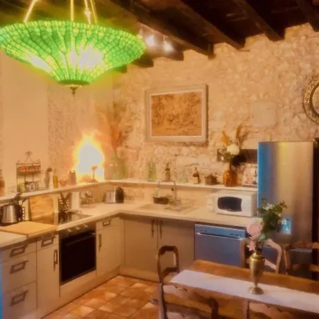 Rouge Tocane-Saint-Apre