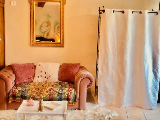 Rouge * Tocane-Saint-Apre