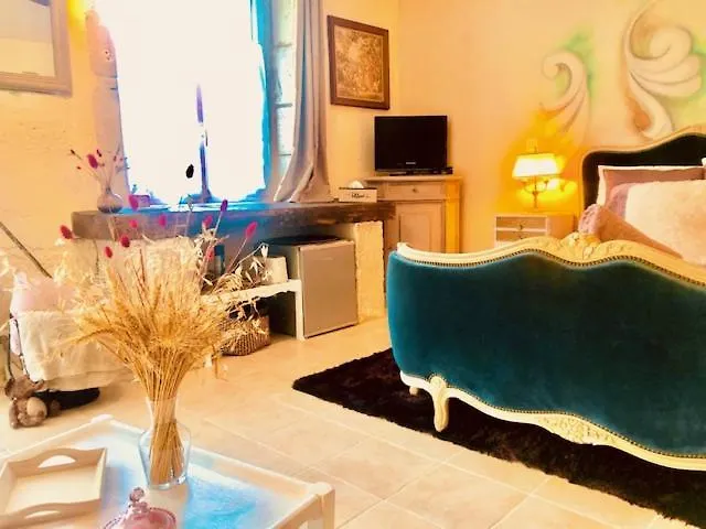 Rouge Tocane-Saint-Apre